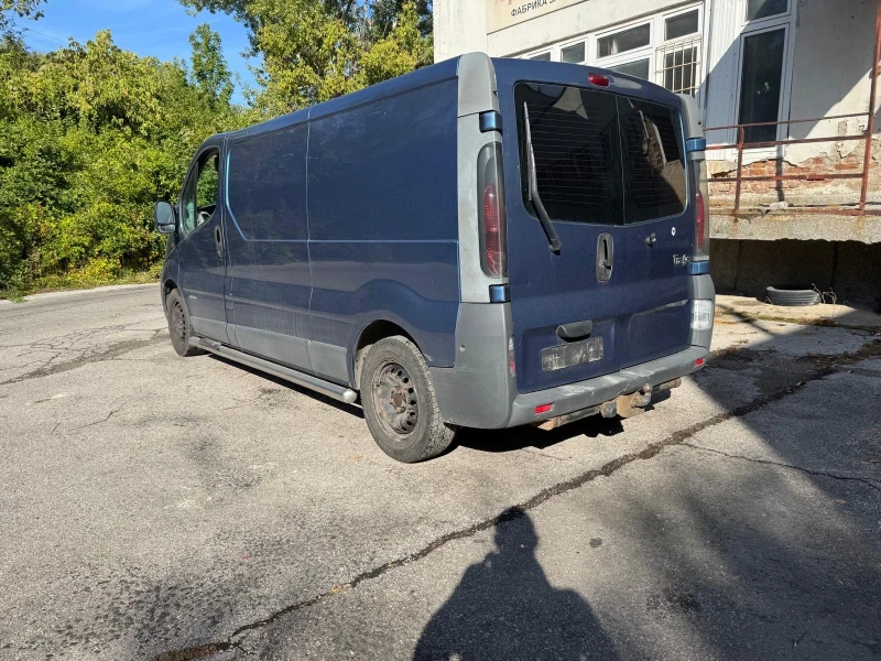 Renault Trafic 2.5 dCi , снимка 3 - Бусове и автобуси - 51772273