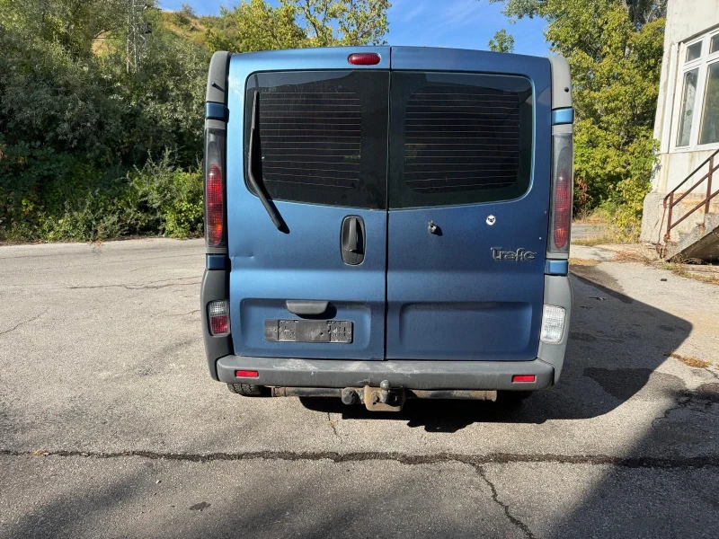 Renault Trafic 2.5 dCi , снимка 4 - Бусове и автобуси - 51772273