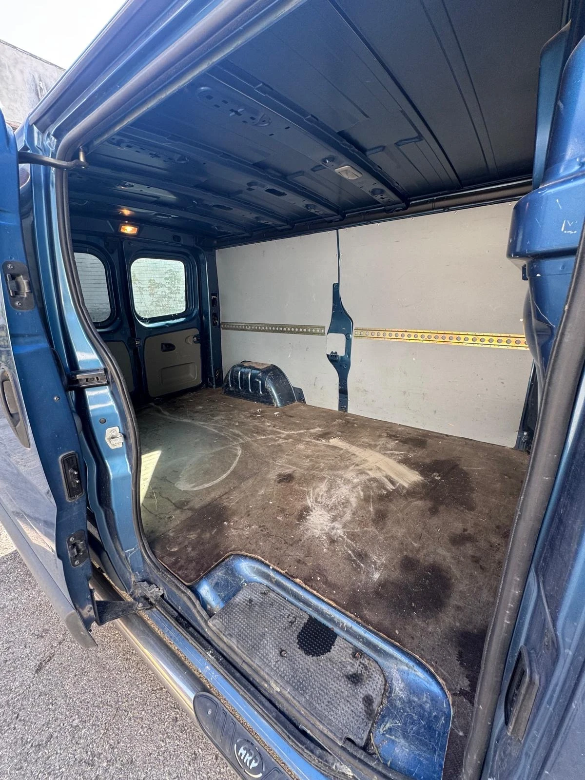 Renault Trafic 2.5 dCi  - изображение 5