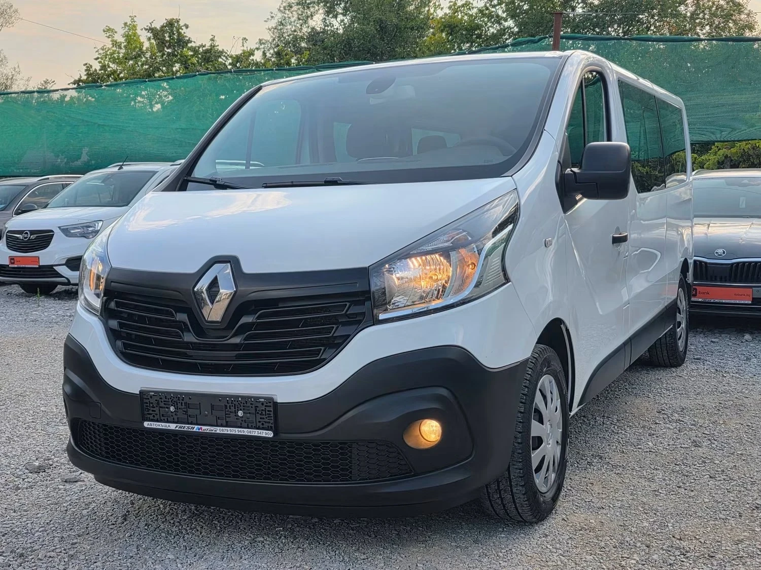 Renault Trafic 1.6DCI 145K.C. / 9 МЕСТА / ДЪЛГА БАЗА / КЛИМАТИК