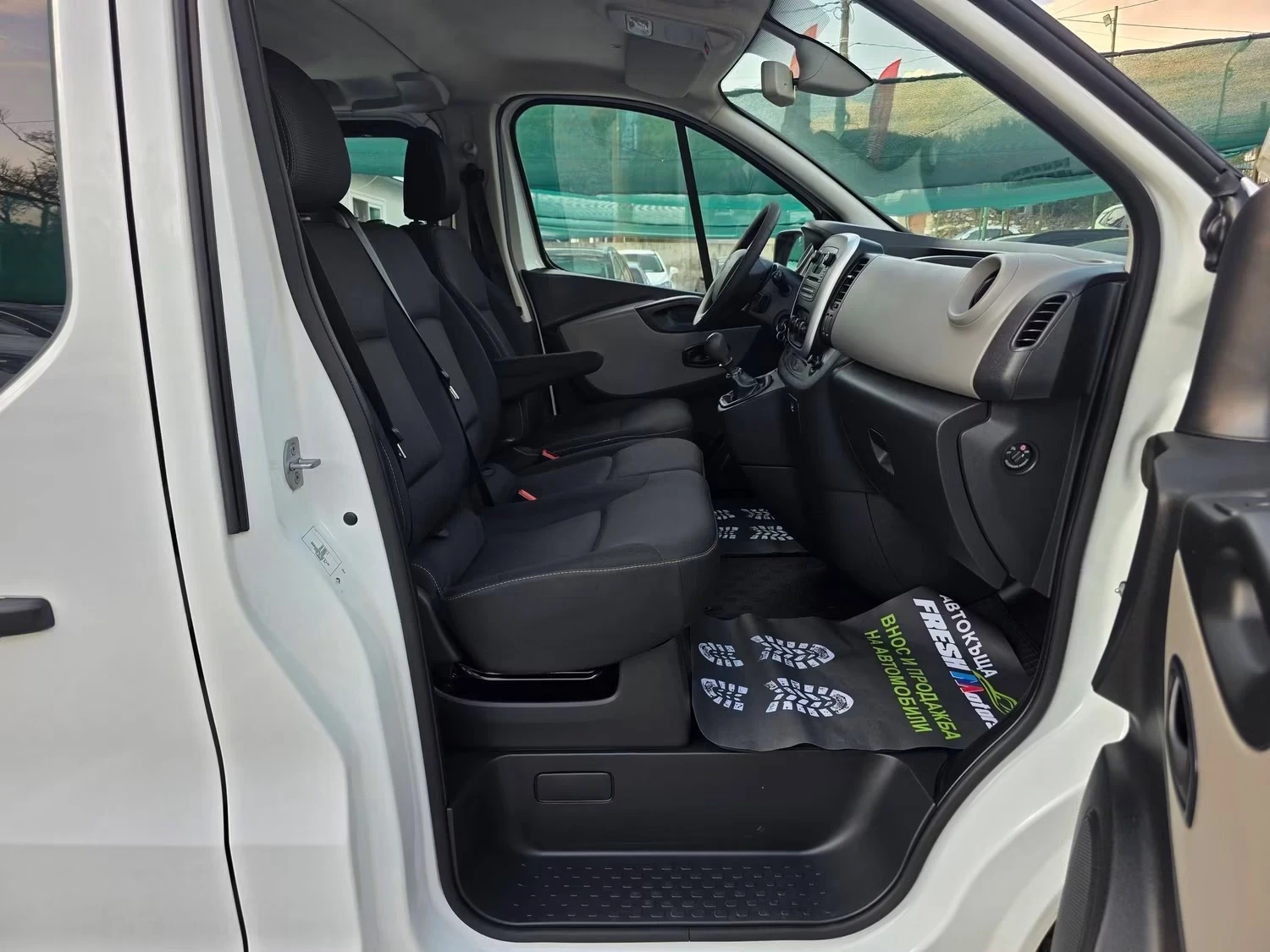 Renault Trafic 1.6DCI 145K.C. / 9 МЕСТА / ДЪЛГА БАЗА / КЛИМАТИК, снимка 9 - Бусове и автобуси - 55592375
