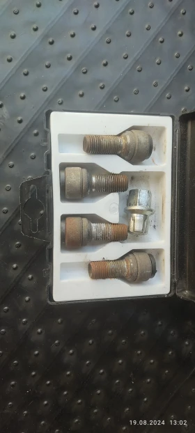 Секретни болтове , снимка 1