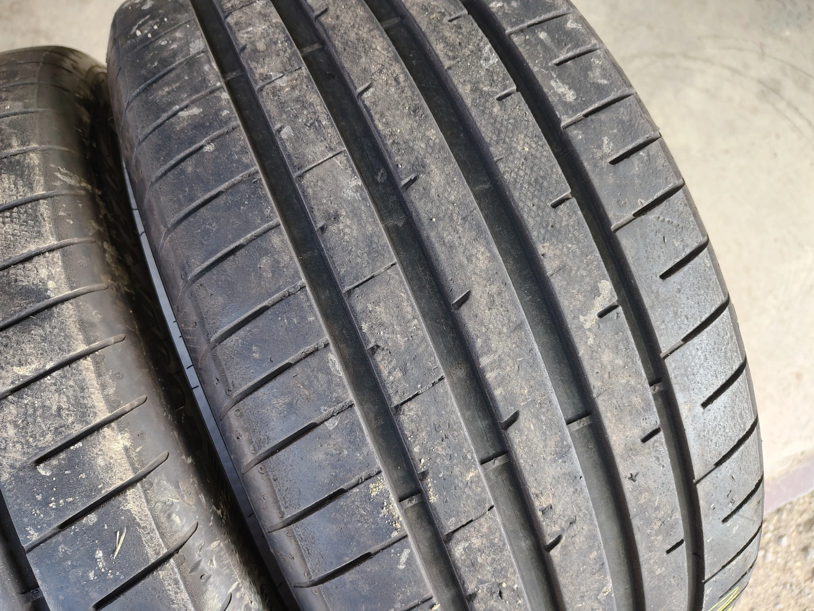 Гуми Летни 255/35R20, снимка 3 - Гуми и джанти - 55845789