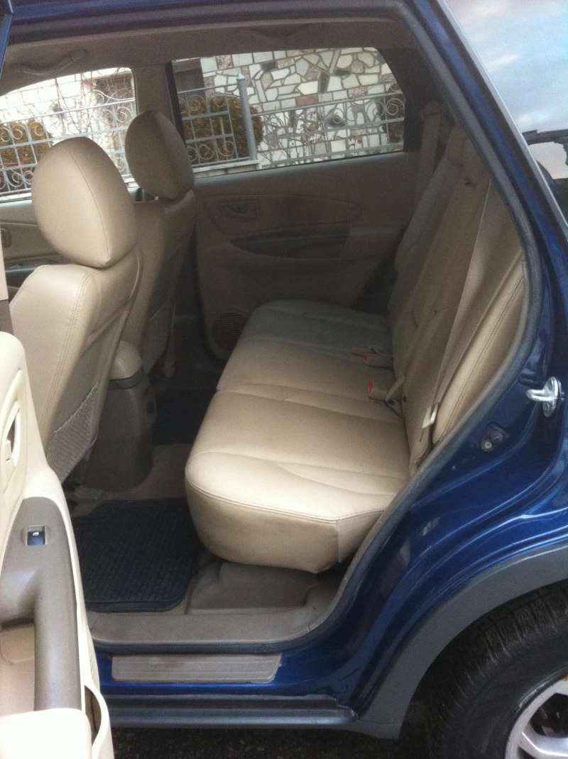 Hyundai Tucson 2.0 Gas/Benzin, снимка 7 - Автомобили и джипове - 48763541