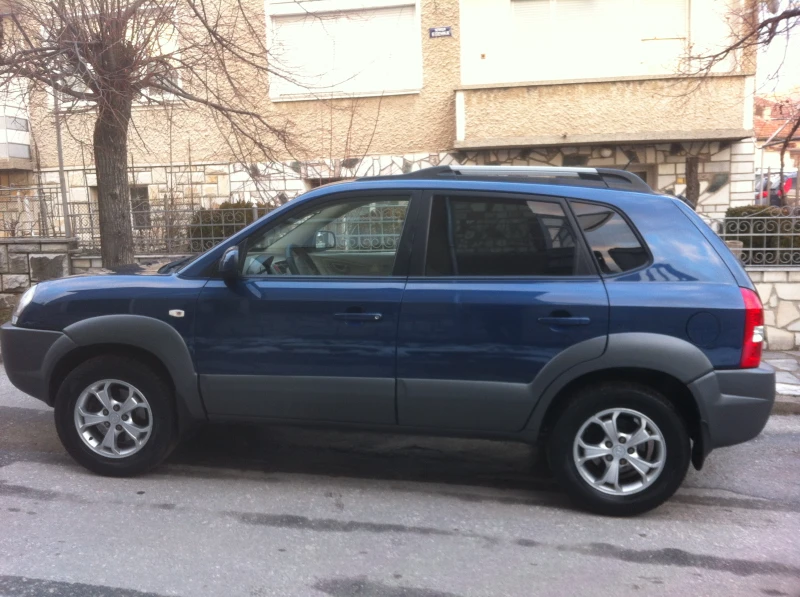 Hyundai Tucson 2.0 Gas/Benzin, снимка 2 - Автомобили и джипове - 48763541