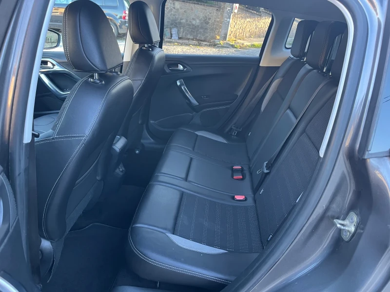 Peugeot 2008 1.6hdi* 92к.с* Navi* Led* Allure, снимка 11 - Автомобили и джипове - 52203551