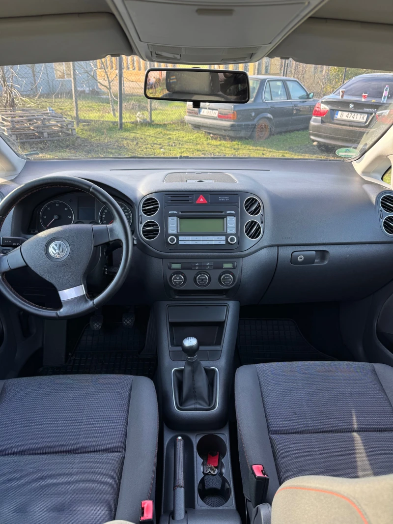 VW Touran 1.9TDI, снимка 11 - Автомобили и джипове - 52856610