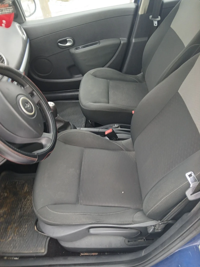 Renault Clio комби, снимка 15 - Автомобили и джипове - 53265290