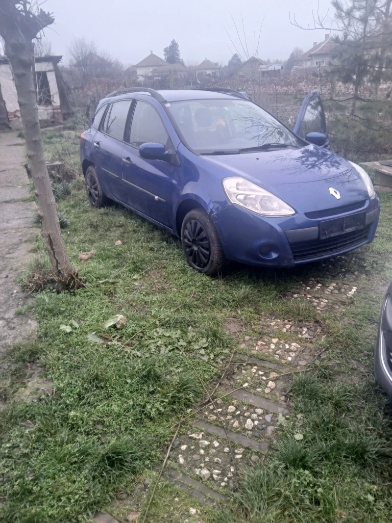 Renault Clio комби, снимка 10 - Автомобили и джипове - 52864923