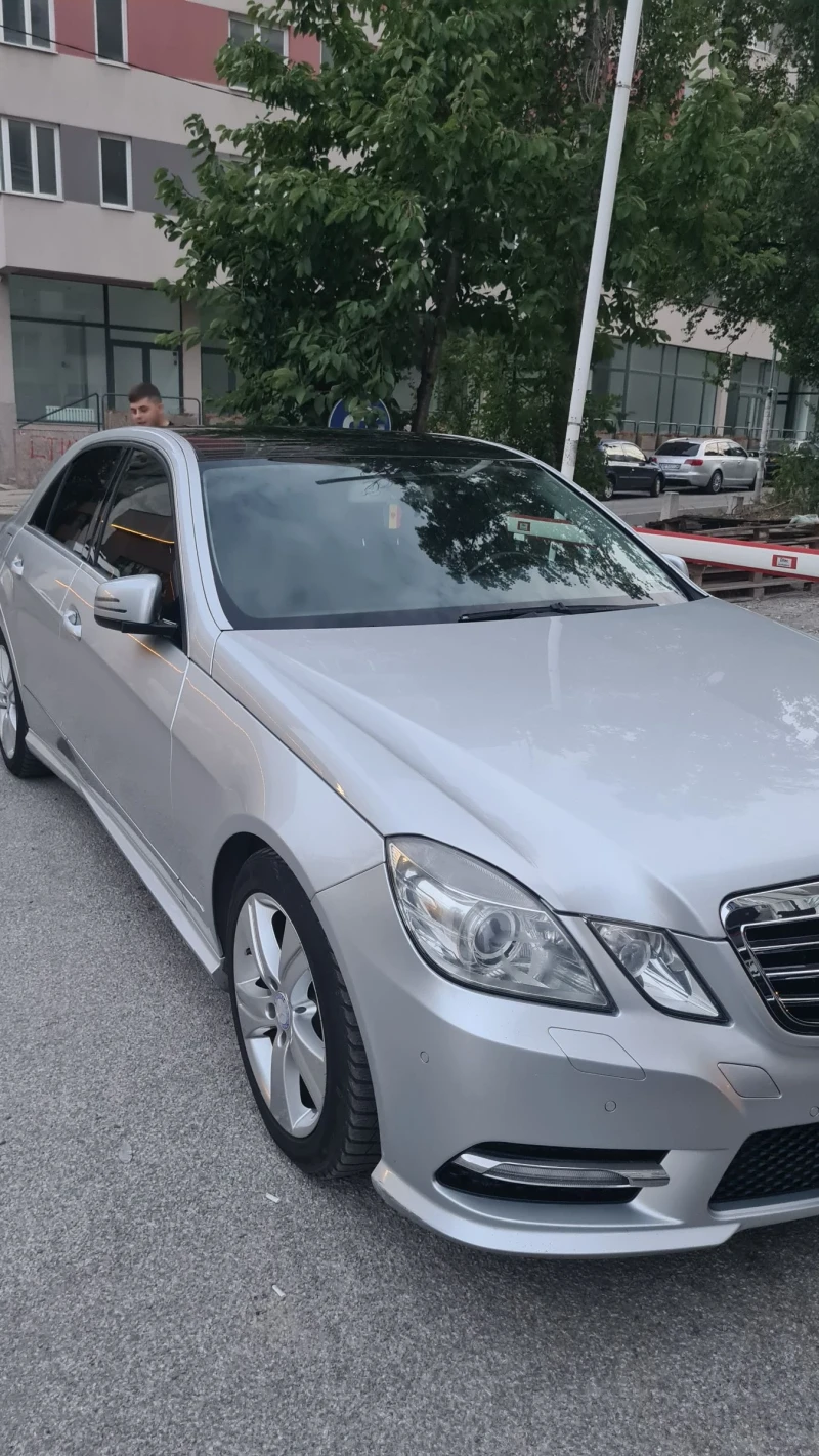 Mercedes-Benz E 220 AMG, снимка 2 - Автомобили и джипове - 53362483