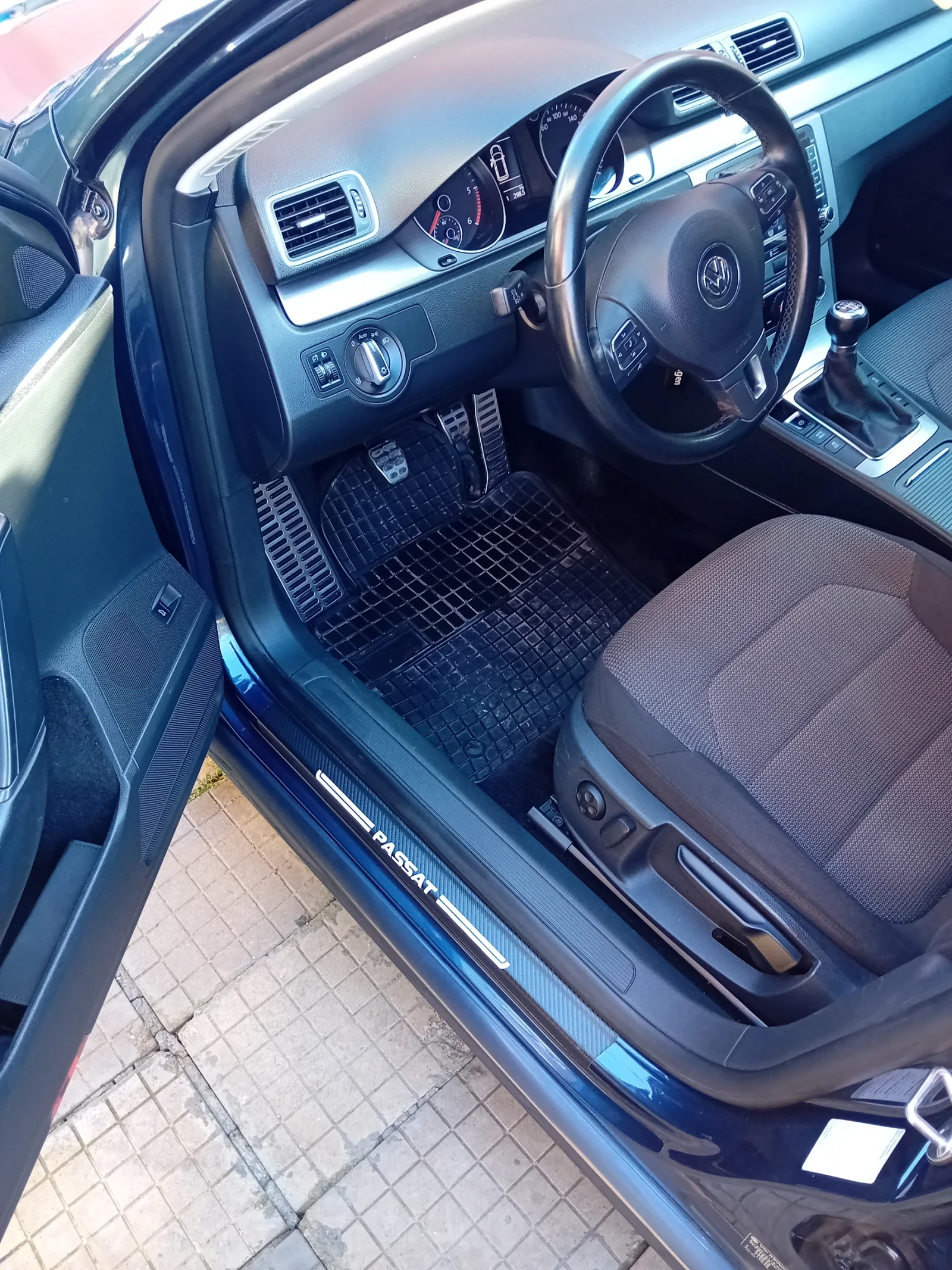 VW Passat B7 - изображение 7