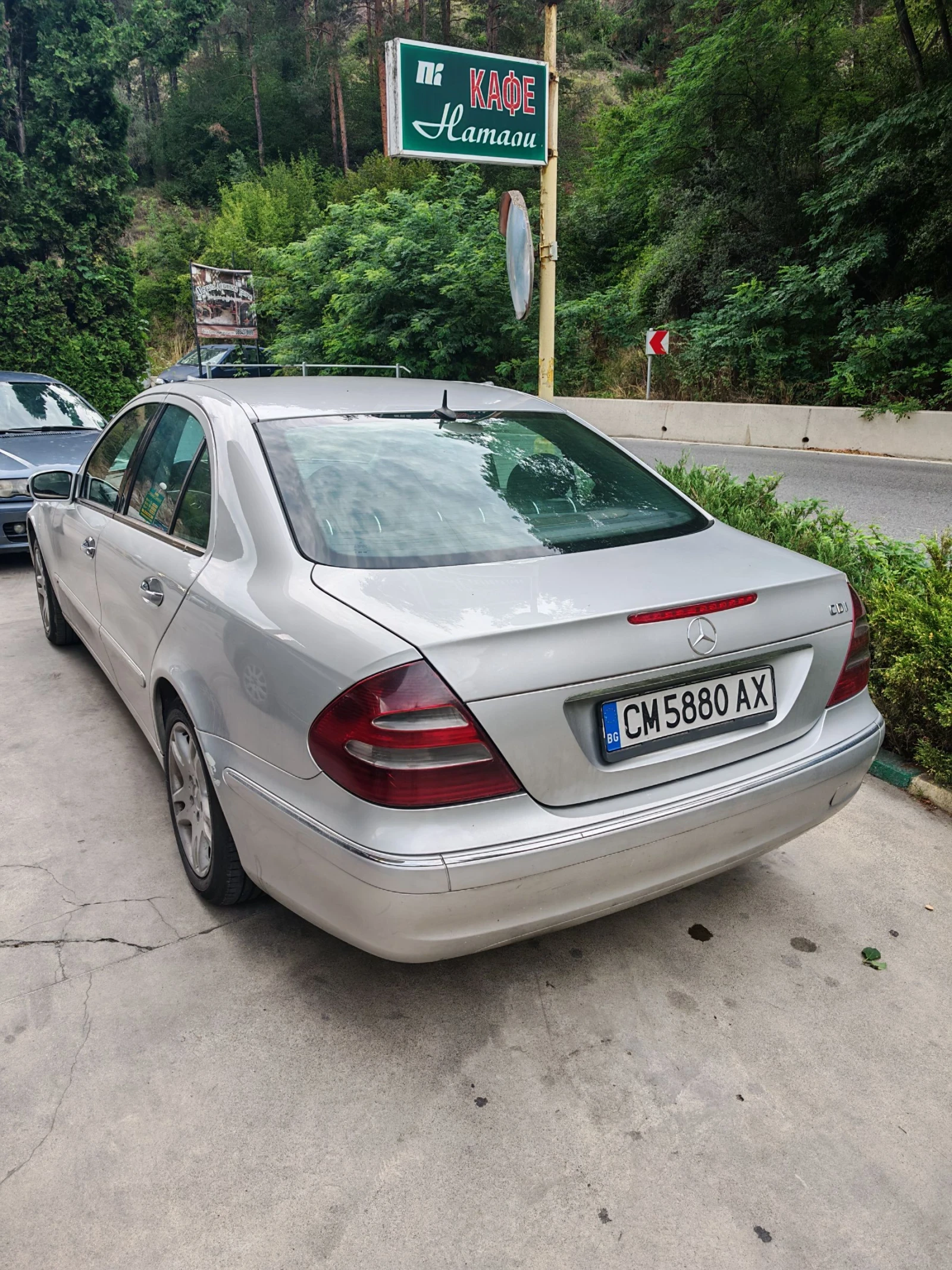 Mercedes-Benz E 220  - изображение 4