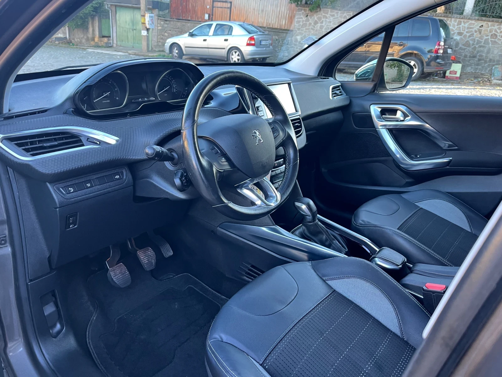 Peugeot 2008 1.6hdi* 92к.с* Navi* Led* Allure - изображение 9