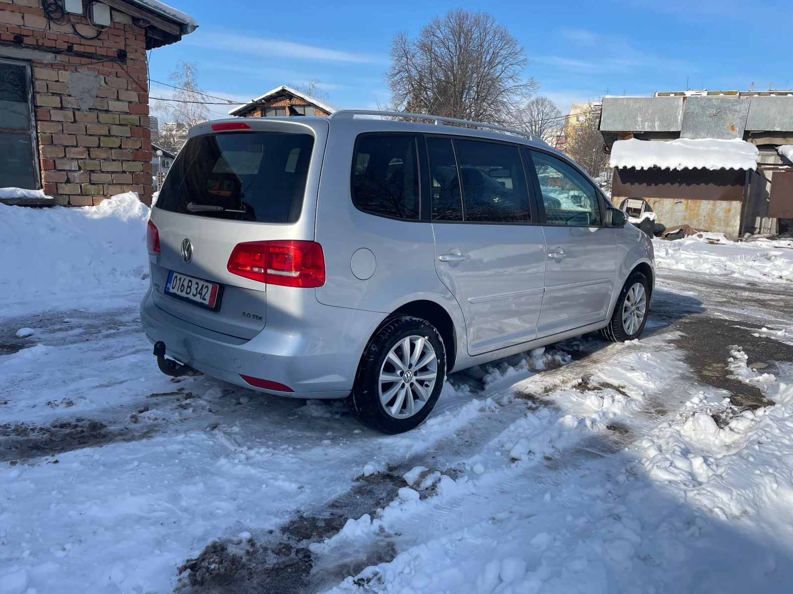 VW Touran  2.0TDI 140кс HIGHLINE* НАВИГАЦИЯ* ПОДГРЕВ*  - изображение 6