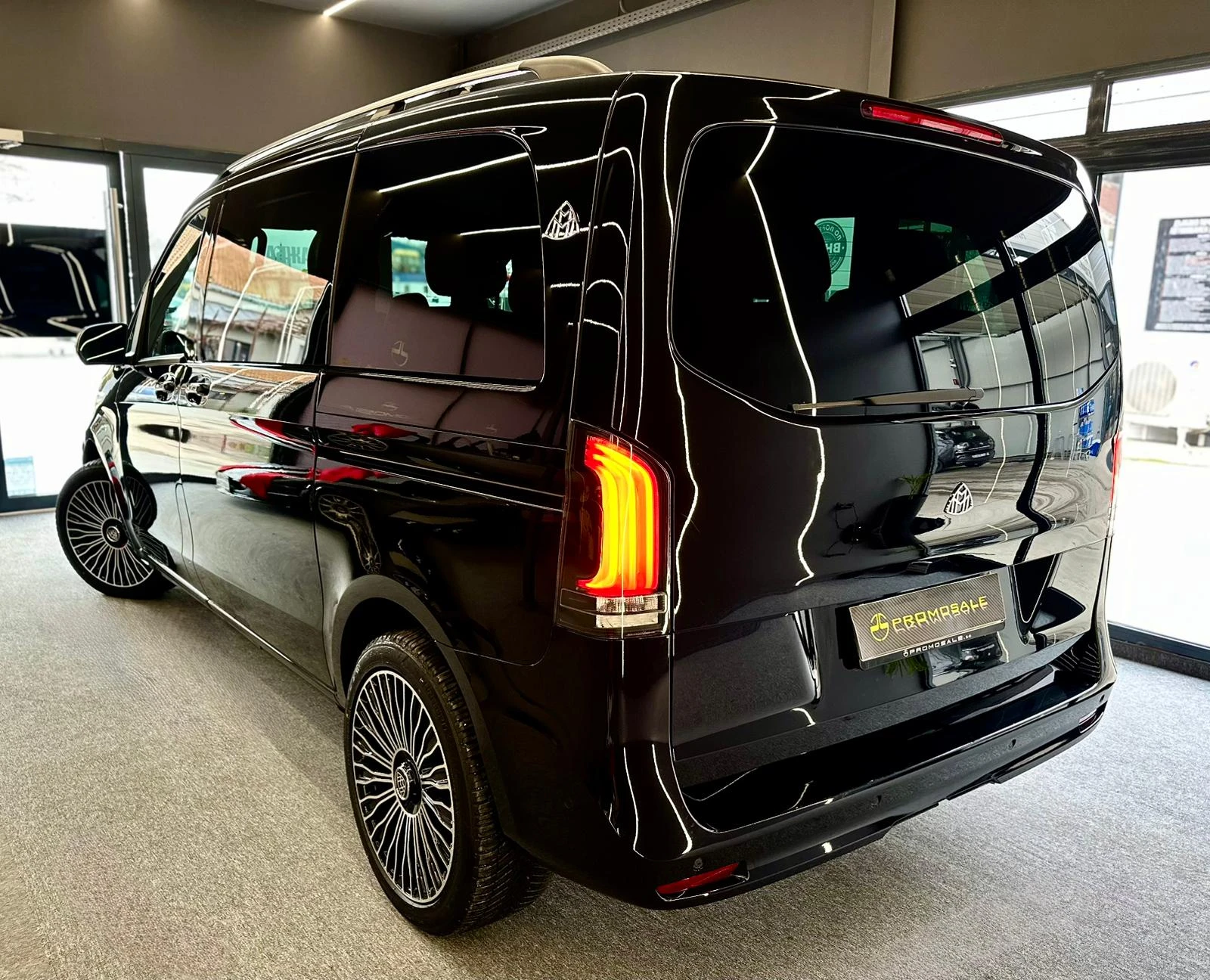 Mercedes-Benz V 300  V220* Maybach* 7-местен* Лизинг* Подгрев - изображение 4