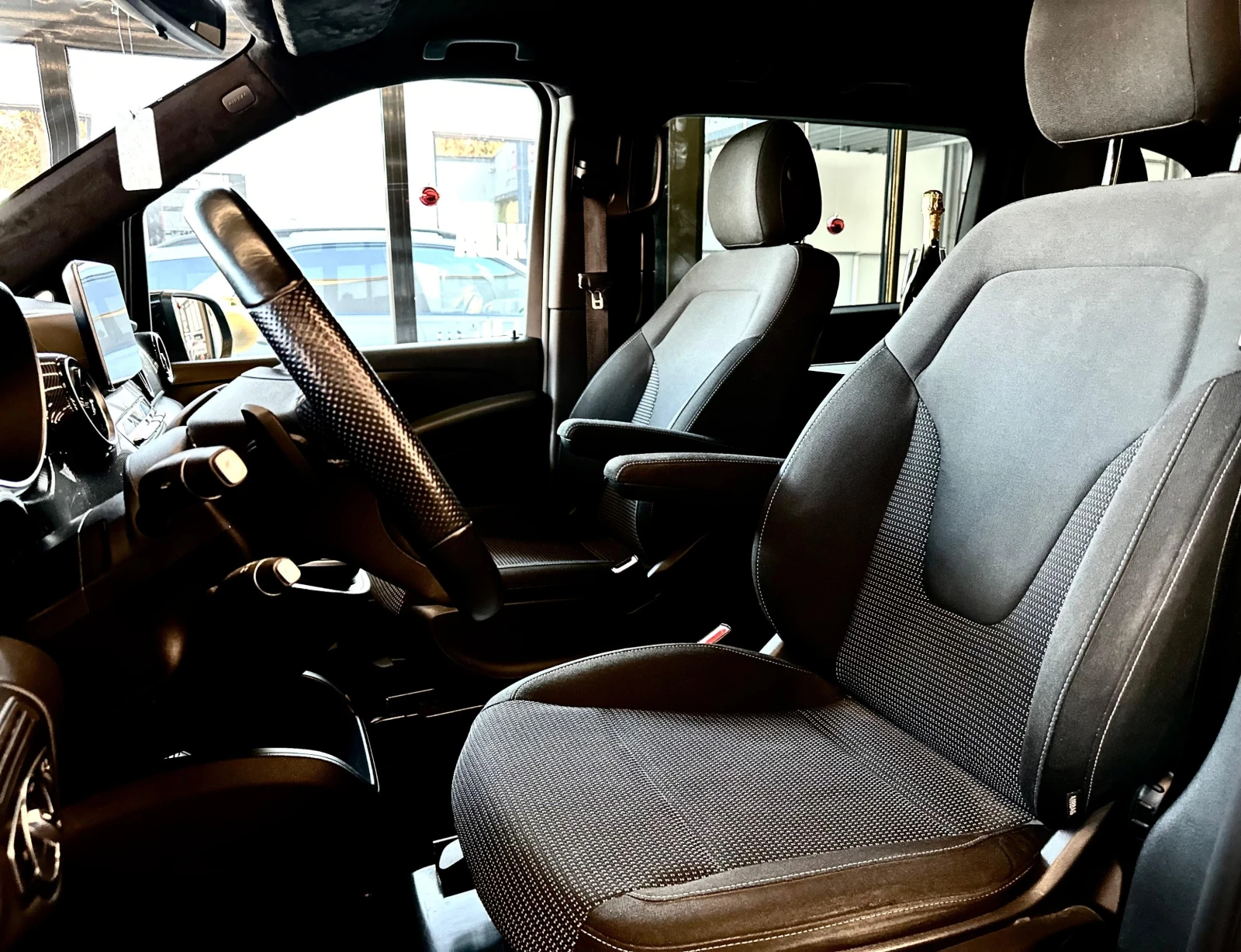 Mercedes-Benz V 300  V220* Maybach* 7-местен* Лизинг* Подгрев - изображение 8