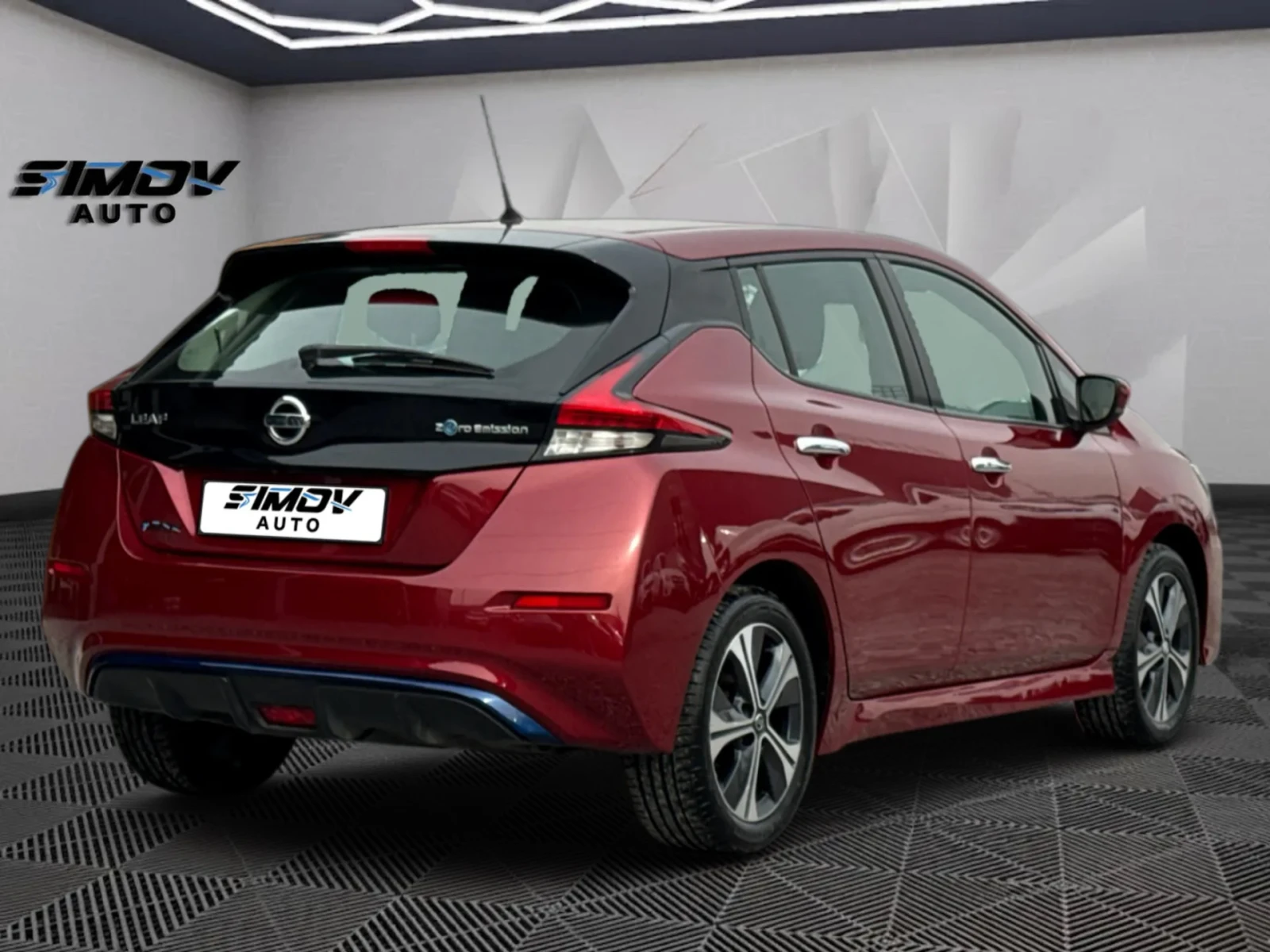 Nissan Leaf  + 62KWH 92%SOH 217КС. KEYLESSGO НАВИГАЦИЯ APPLECAR - изображение 2