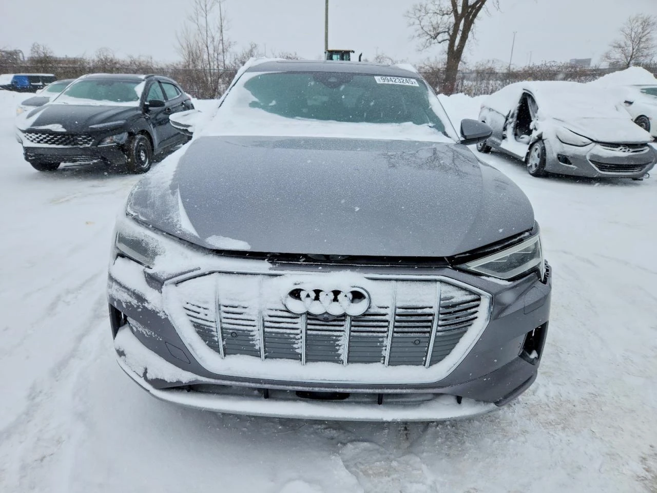 Audi E-Tron Prestige Quattro, снимка 5 - Автомобили и джипове - 54174445