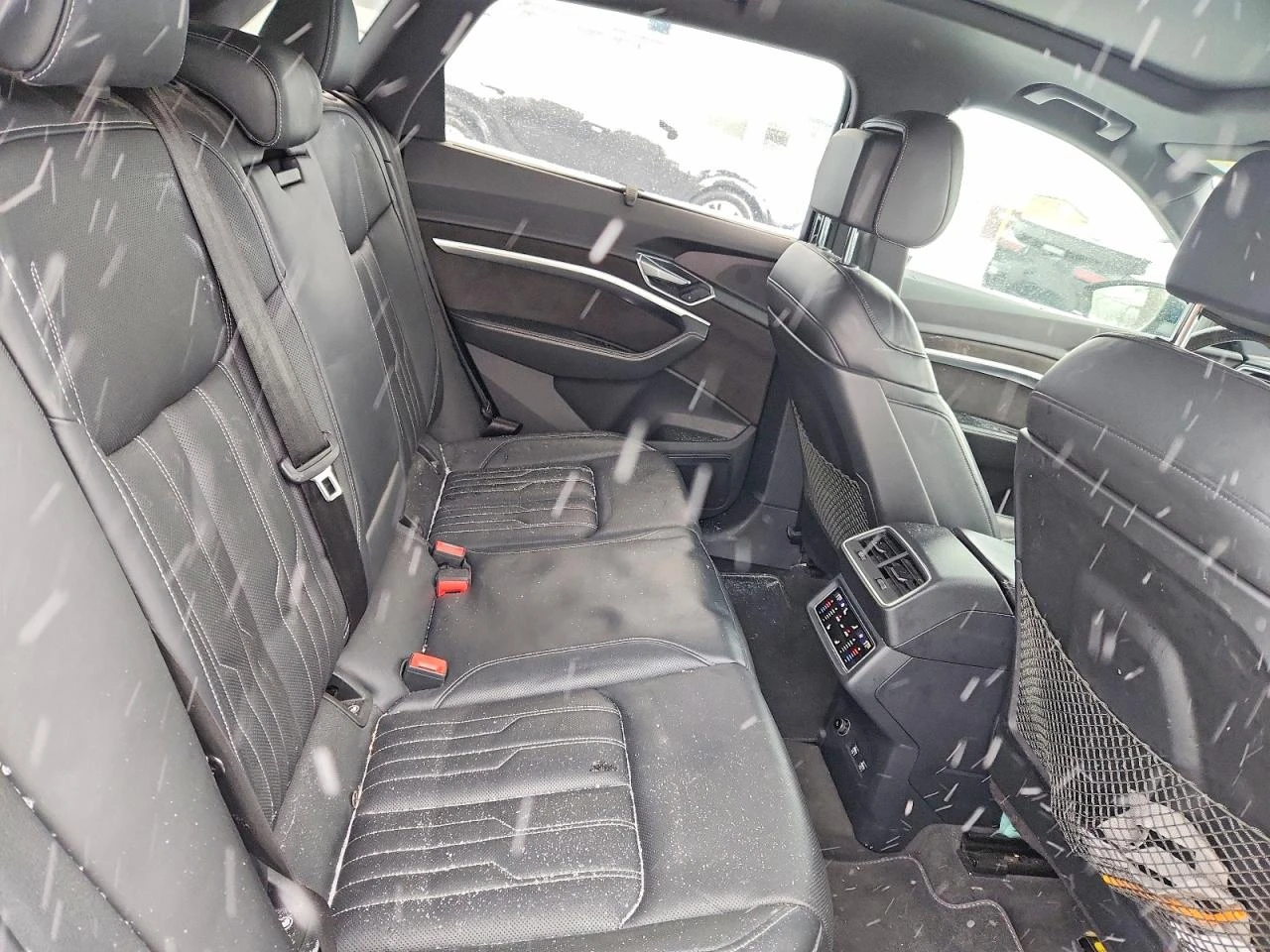 Audi E-Tron Prestige Quattro, снимка 10 - Автомобили и джипове - 54174445