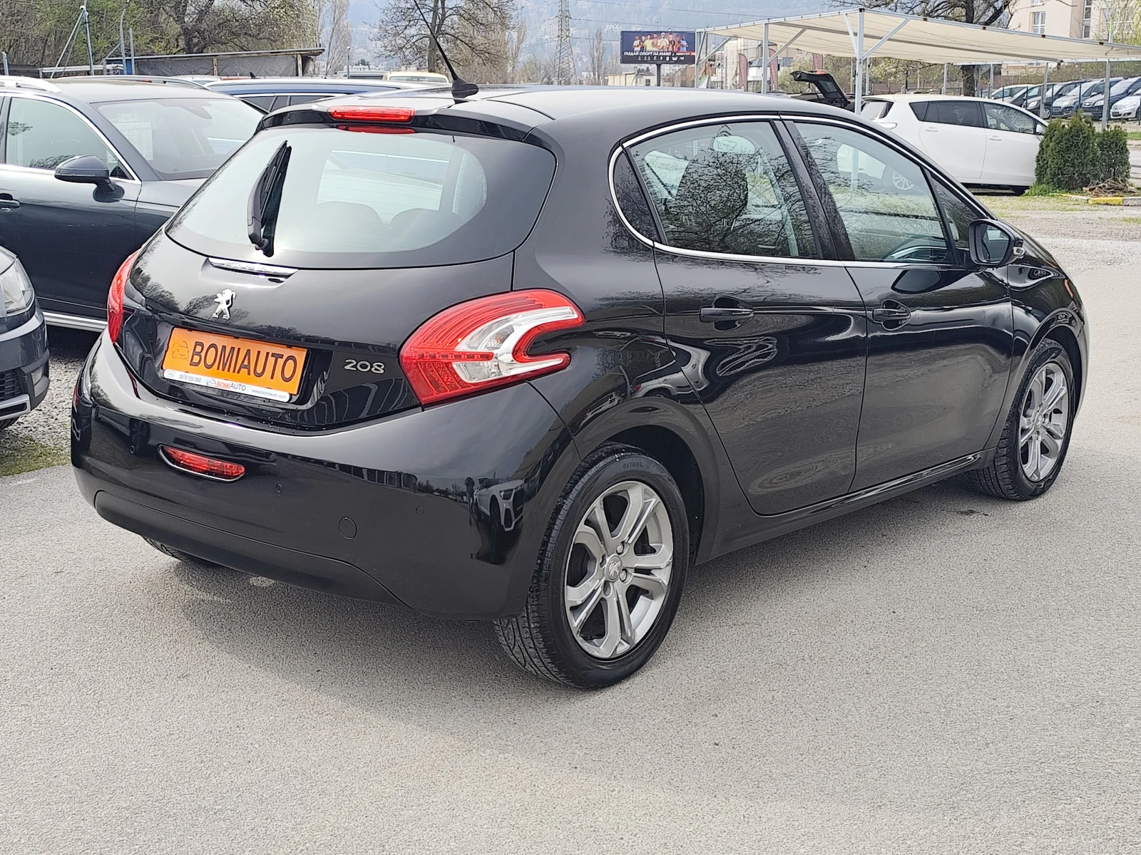Peugeot 208 1.4HDi* EURO5B* LED* NAVI* , снимка 4 - Автомобили и джипове - 54202197