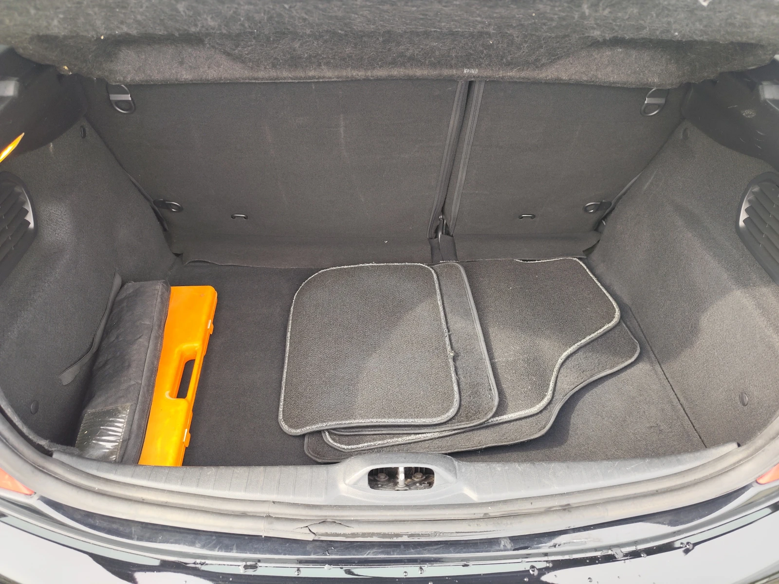 Peugeot 208 1.4HDi* EURO5B* LED* NAVI* , снимка 12 - Автомобили и джипове - 54202197