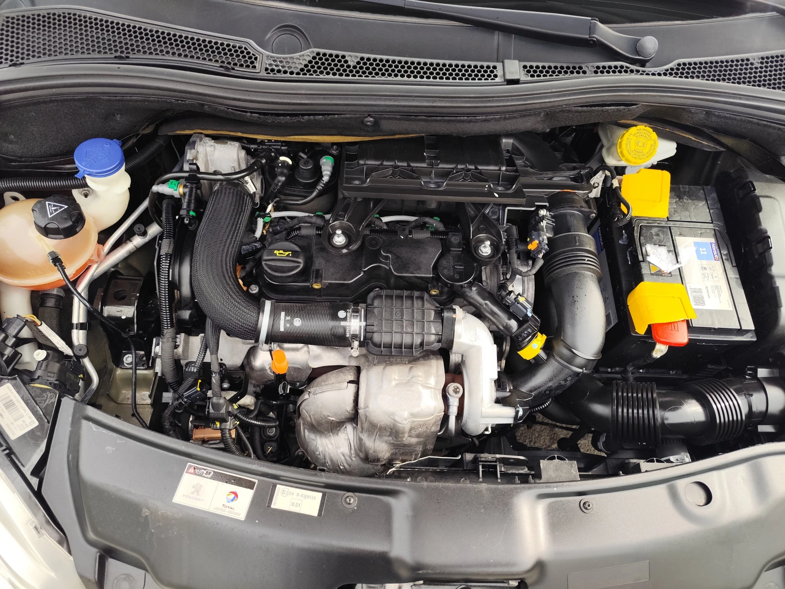 Peugeot 208 1.4HDi* EURO5B* LED* NAVI* , снимка 13 - Автомобили и джипове - 54202197