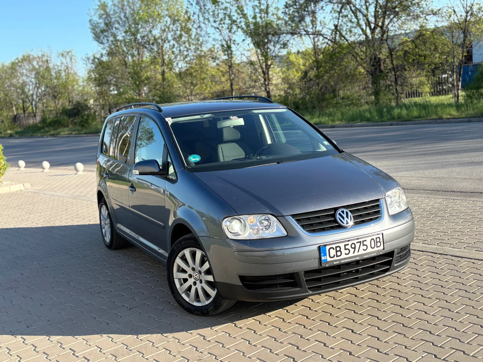 VW Touran 2.0 TDI 8V DSG //Xenon//, снимка 9 - Автомобили и джипове - 54322305