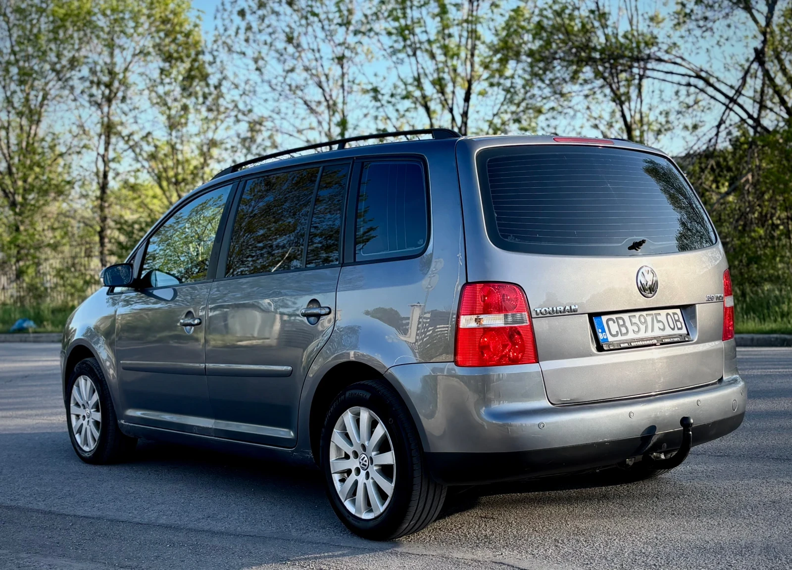 VW Touran 2.0 TDI 8V DSG //Xenon//, снимка 5 - Автомобили и джипове - 54322305