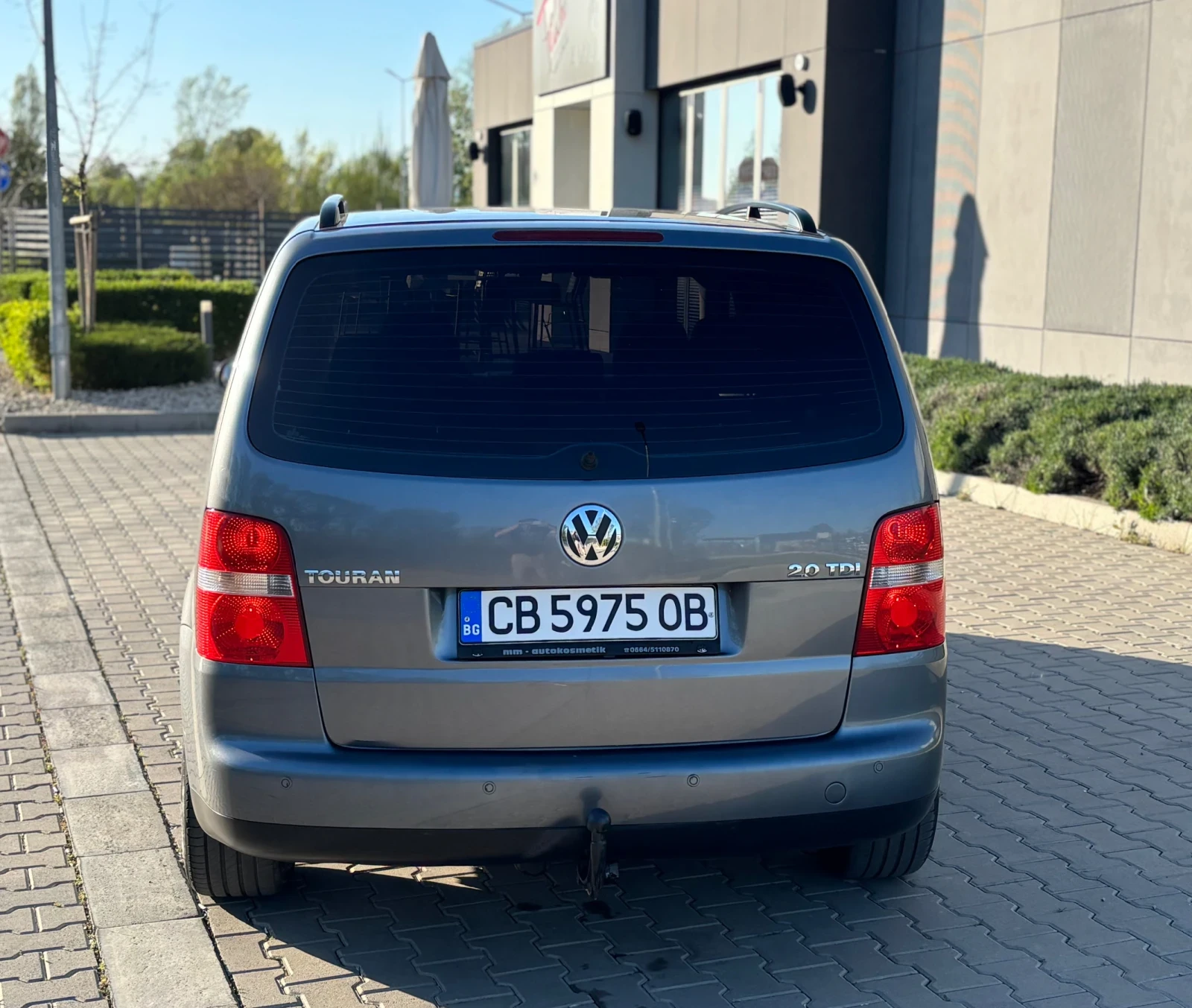 VW Touran 2.0 TDI 8V DSG //Xenon//, снимка 12 - Автомобили и джипове - 54322305