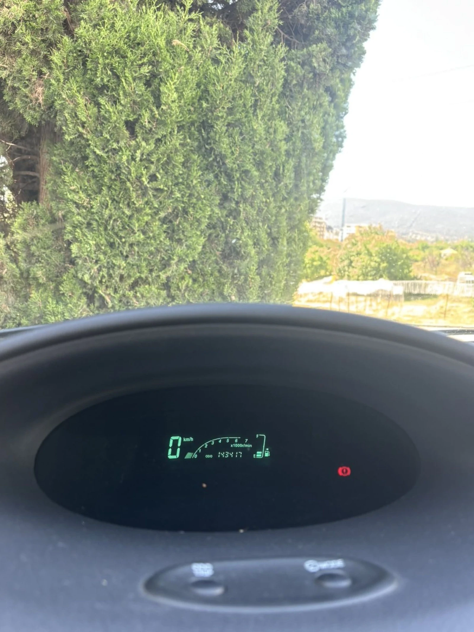 Toyota Yaris 1.0 VVT-i, снимка 6 - Автомобили и джипове - 54703415