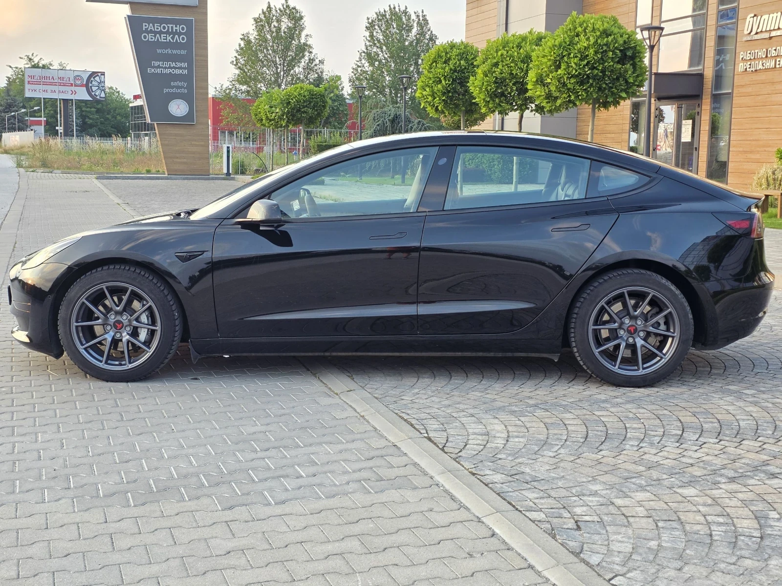 Tesla Model 3 LFPbattery 52000km GERMANY НАЛИЧНА, снимка 2 - Автомобили и джипове - 54794978