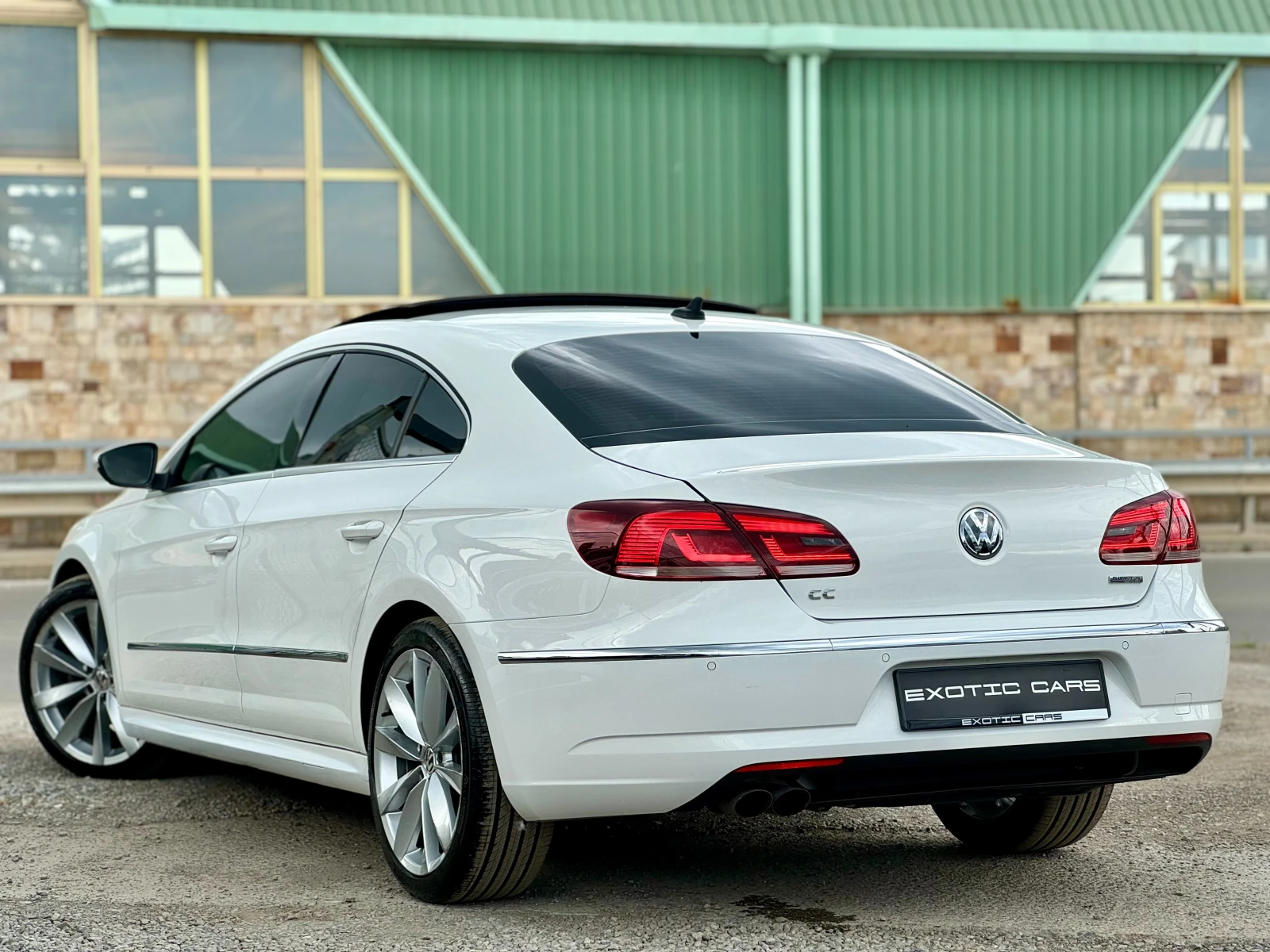 VW CC 2.0TDI BlueMotion ! R Line ! Facelift !, снимка 6 - Автомобили и джипове - 54824045
