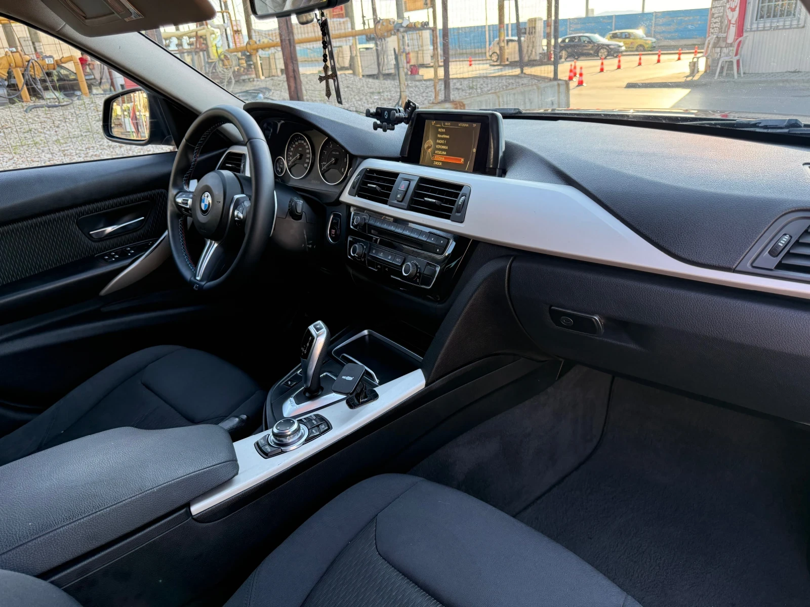 BMW 320 D B47 / FULL LED / AUTOMATIC / FACE, снимка 10 - Автомобили и джипове - 55247206