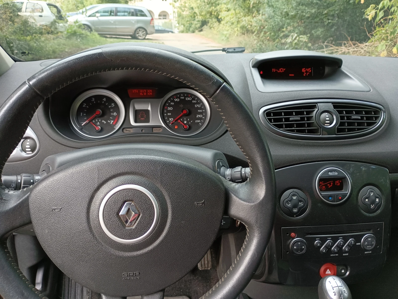 Renault Clio 1.6i Газ, снимка 8 - Автомобили и джипове - 55566306