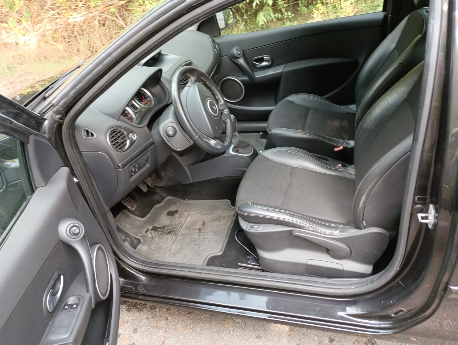 Renault Clio 1.6i Газ, снимка 7 - Автомобили и джипове - 55566306