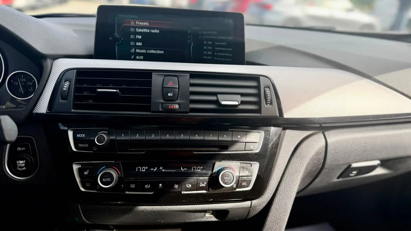 BMW 340 HUD| PANO| HAR/KAR| NAVI| , снимка 14 - Автомобили и джипове - 55800669