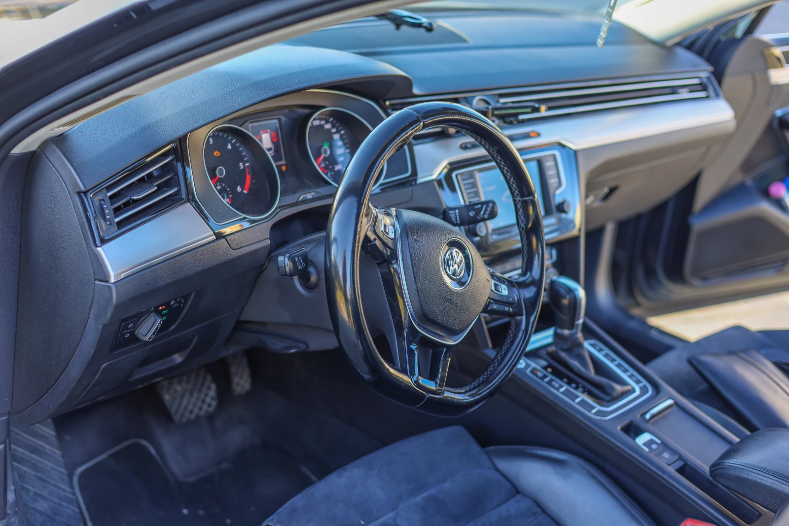 VW Passat, снимка 15 - Автомобили и джипове - 56366841