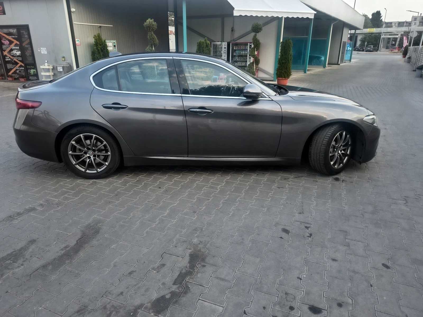 Alfa Romeo Giulia, снимка 2 - Автомобили и джипове - 56613415