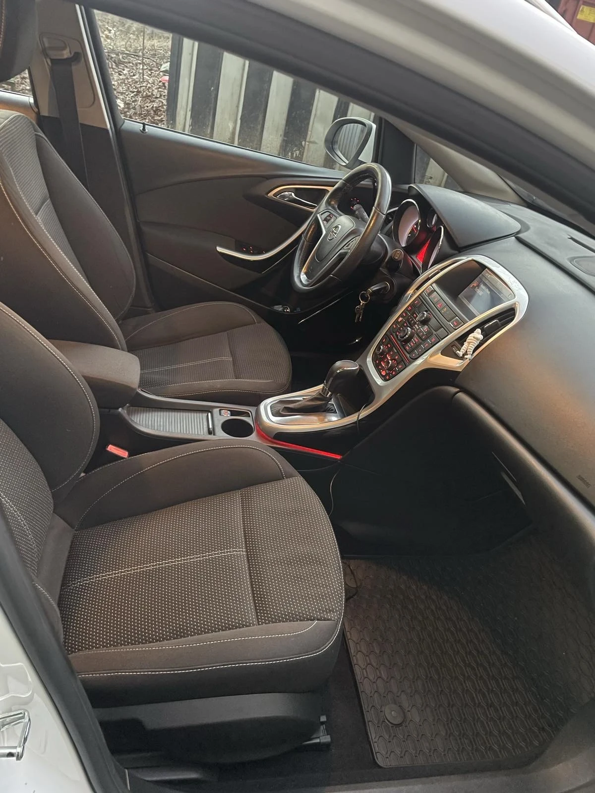 Opel Astra, снимка 7 - Автомобили и джипове - 56685321
