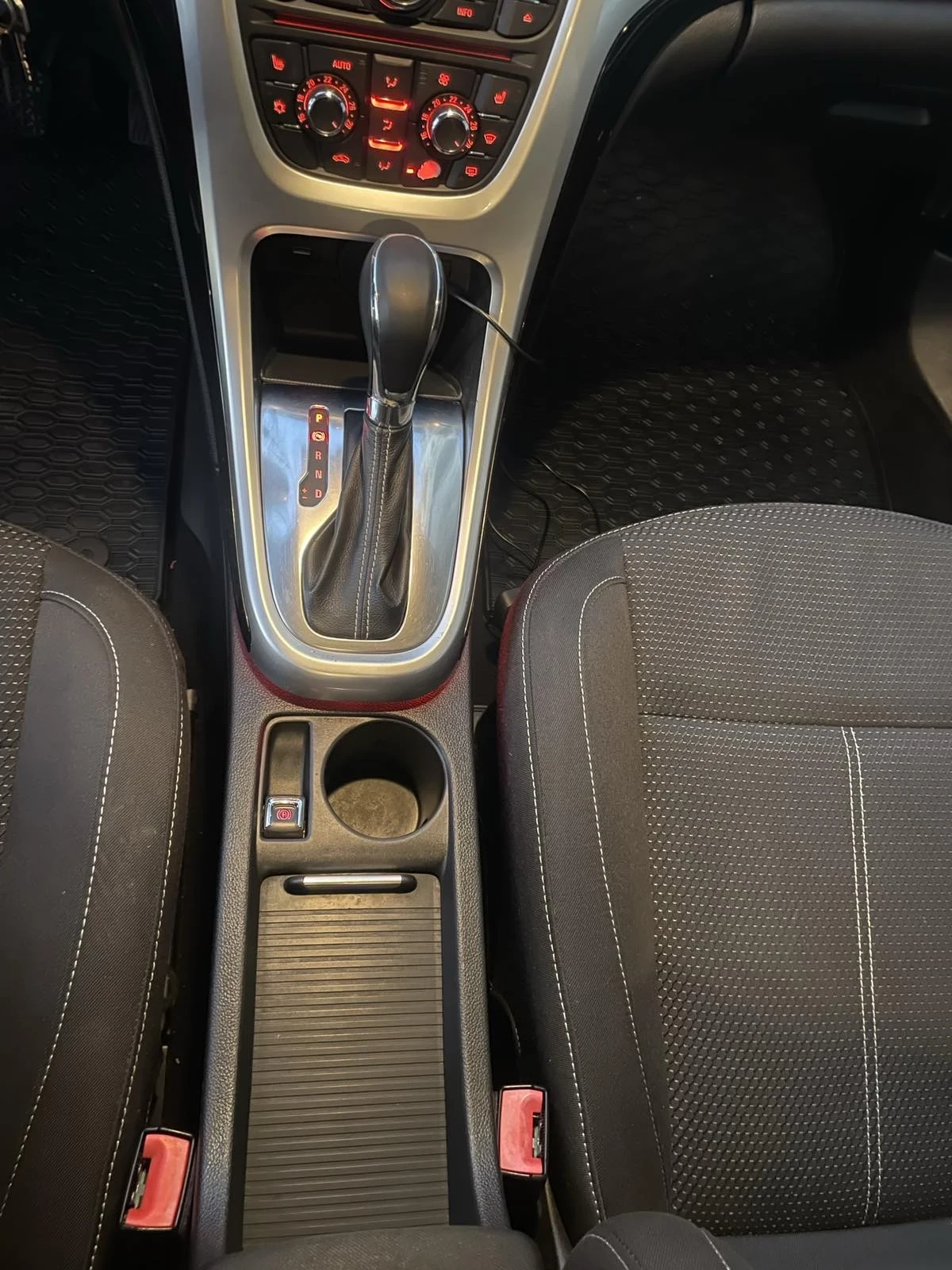 Opel Astra, снимка 14 - Автомобили и джипове - 56685321