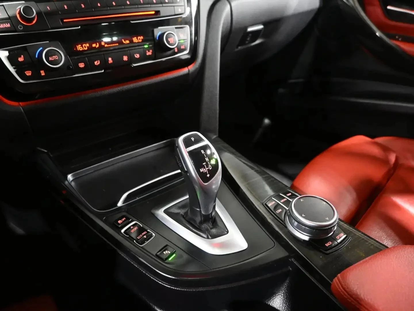 BMW 330, снимка 14 - Автомобили и джипове - 56713333