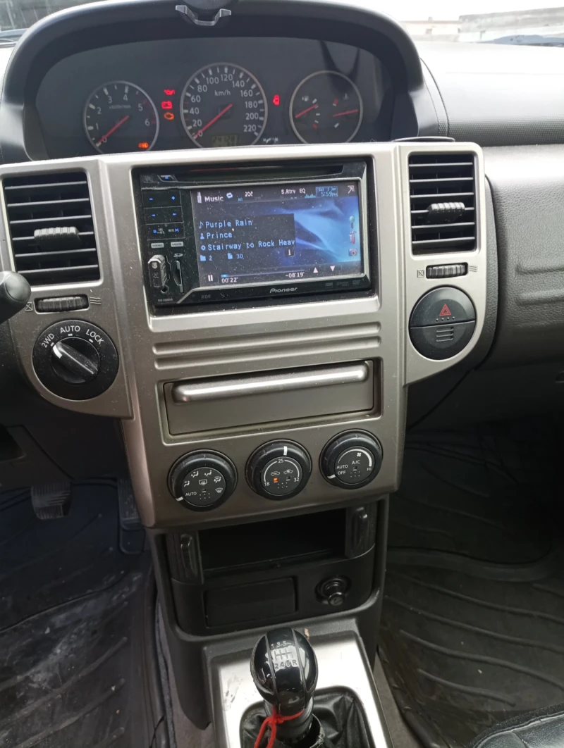 Nissan X-trail Джип , снимка 12 - Автомобили и джипове - 52661675