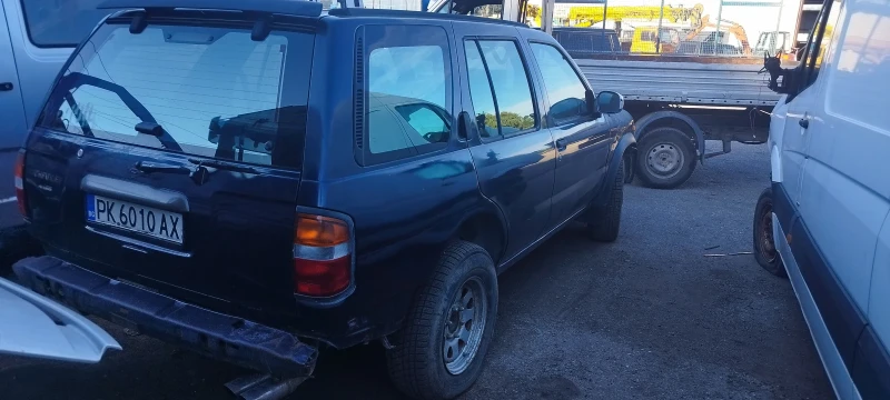 Nissan Pathfinder 3.3, снимка 10 - Автомобили и джипове - 53462350
