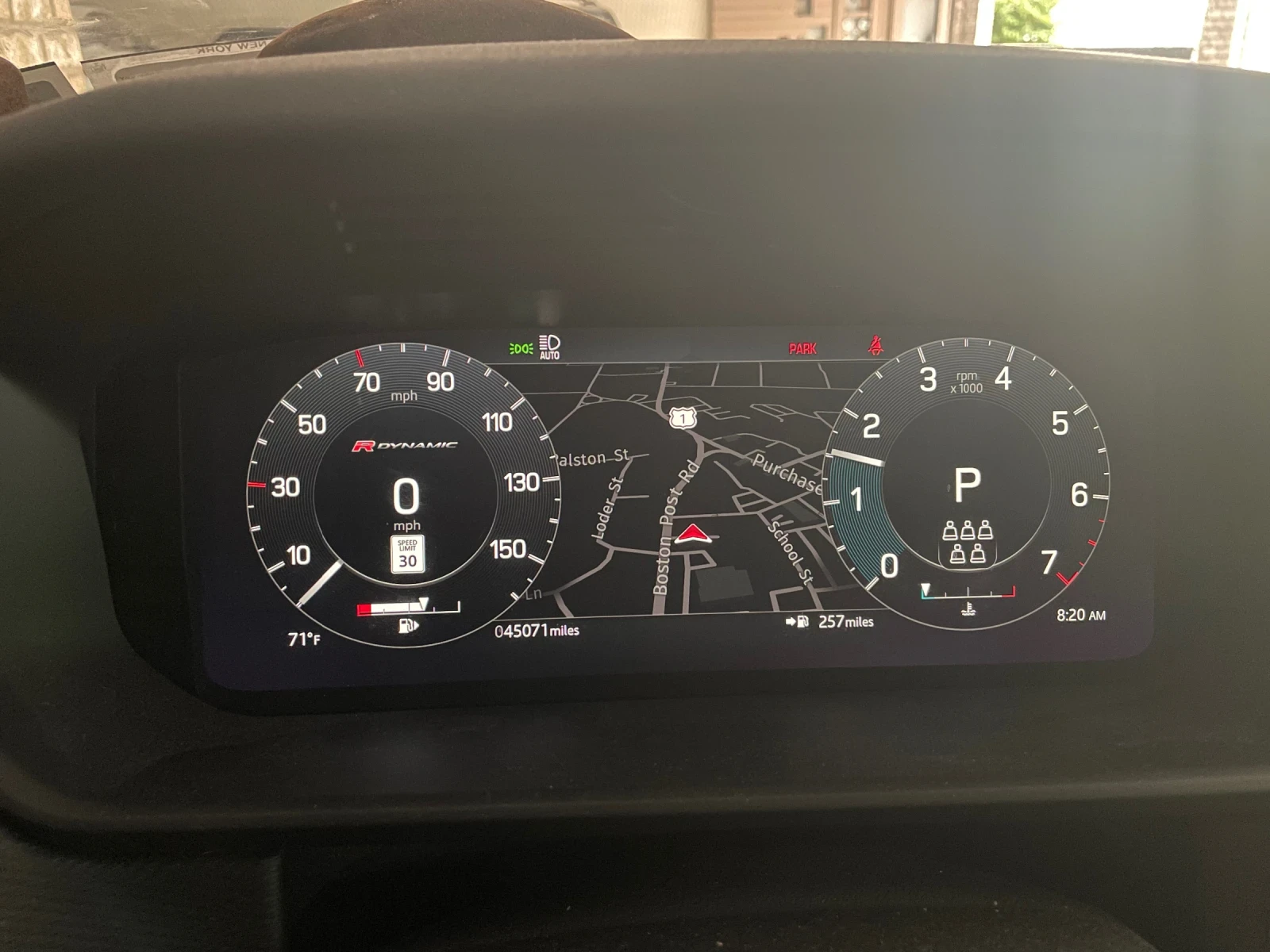 Land Rover Discovery R-Dynamic - изображение 4