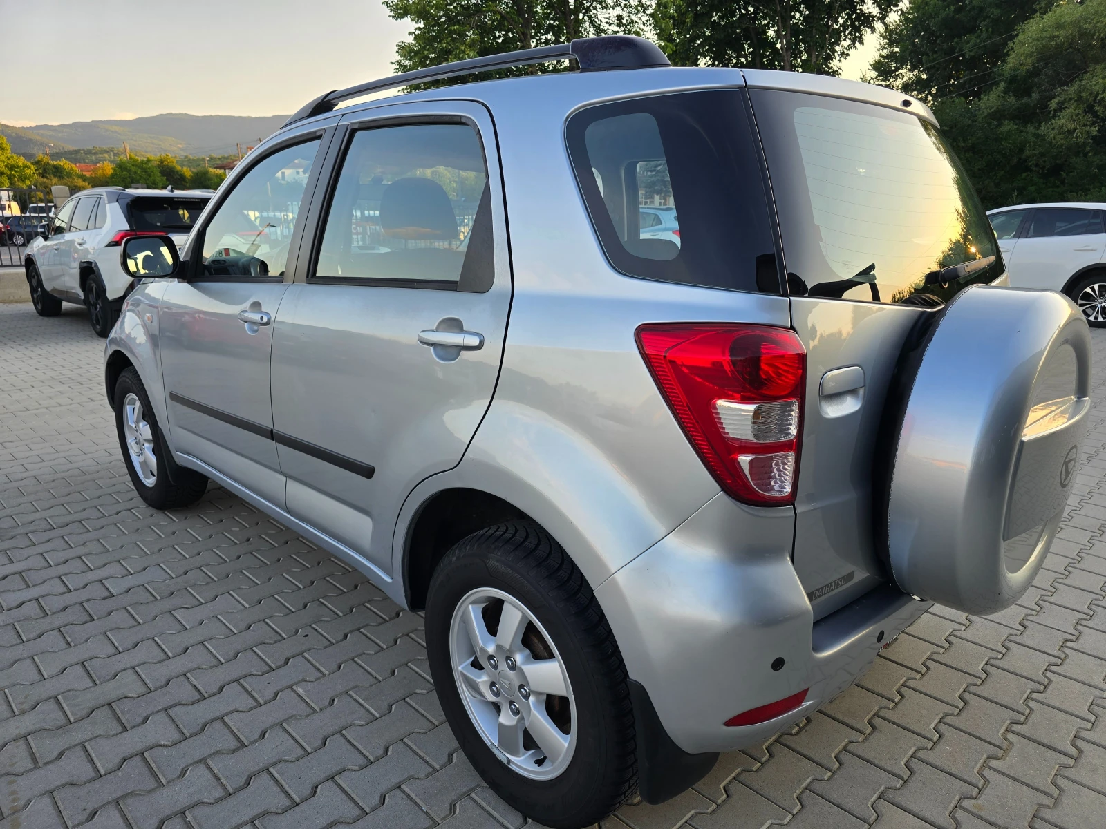 Daihatsu Terios 1.5 Бензин-Газ, 4х4, Автоматик! - изображение 4