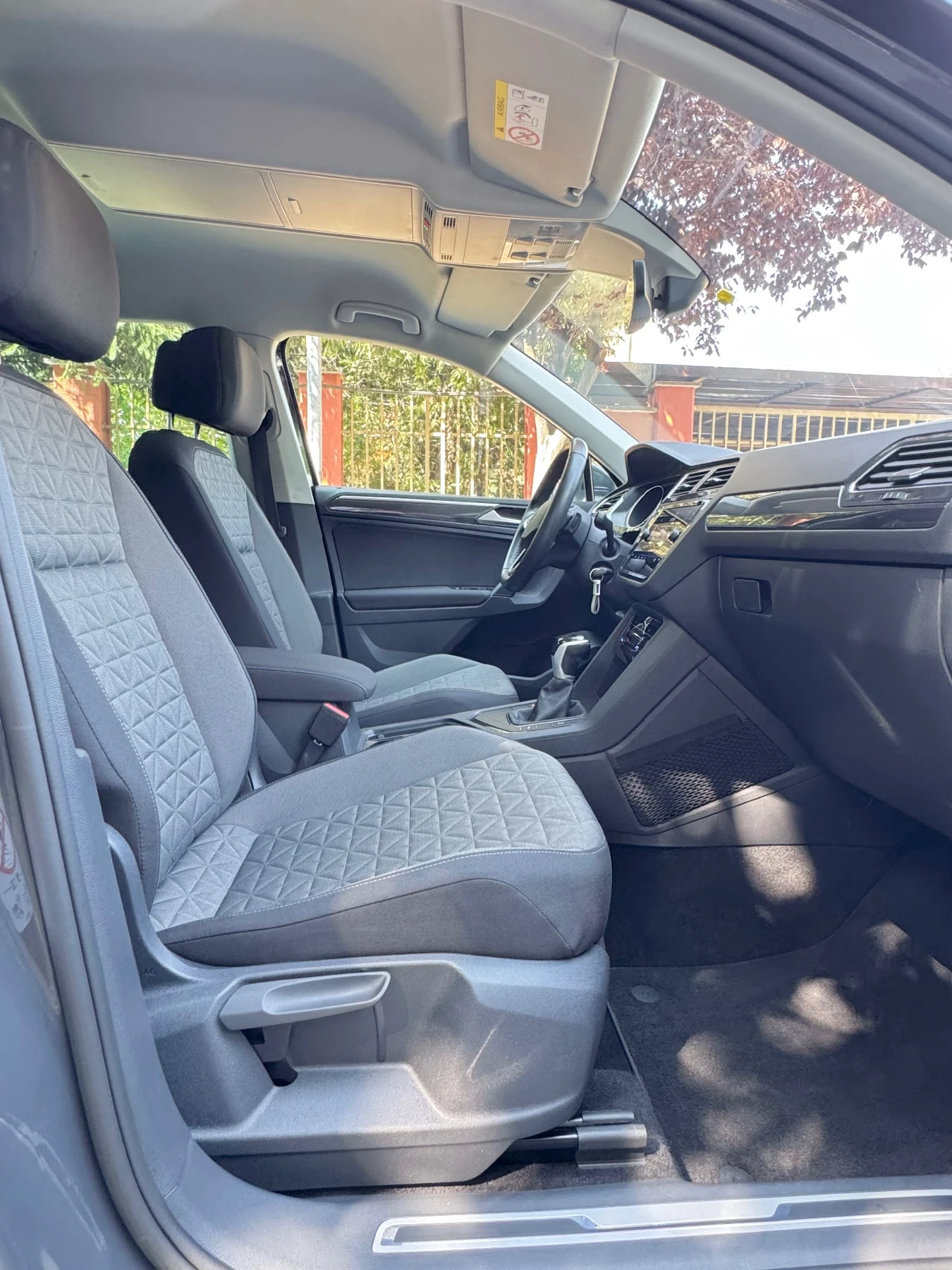 VW Tiguan 2.0TDI* 73 000*  * 2023.* ACC* FULL*  | Mobile.bg   14