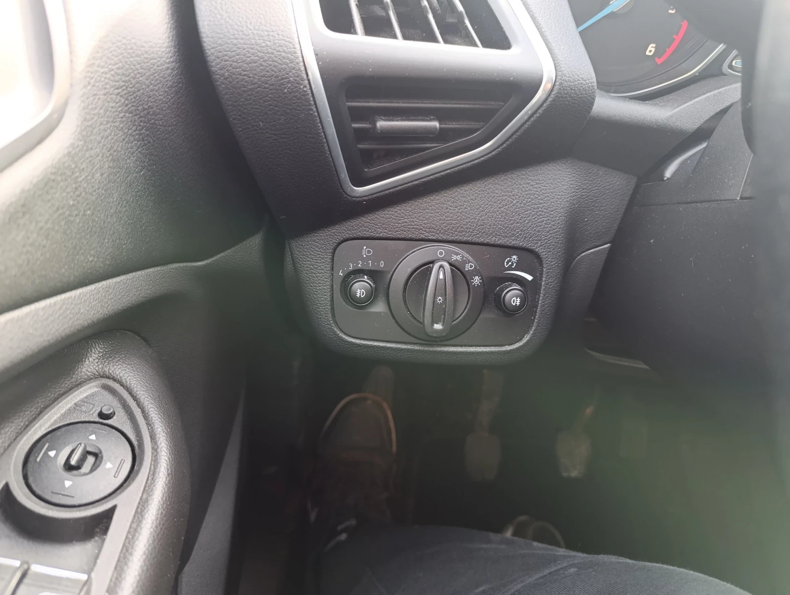 Ford Kuga  - изображение 2