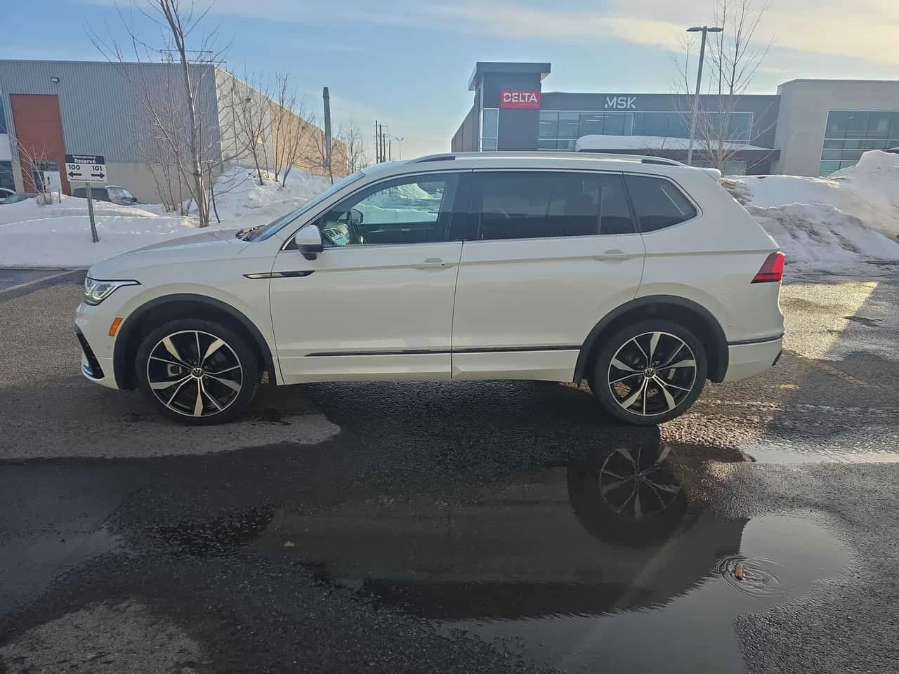 VW Tiguan * Highline R Line * CARFAX * ОБДУХВАНЕ*  - изображение 2