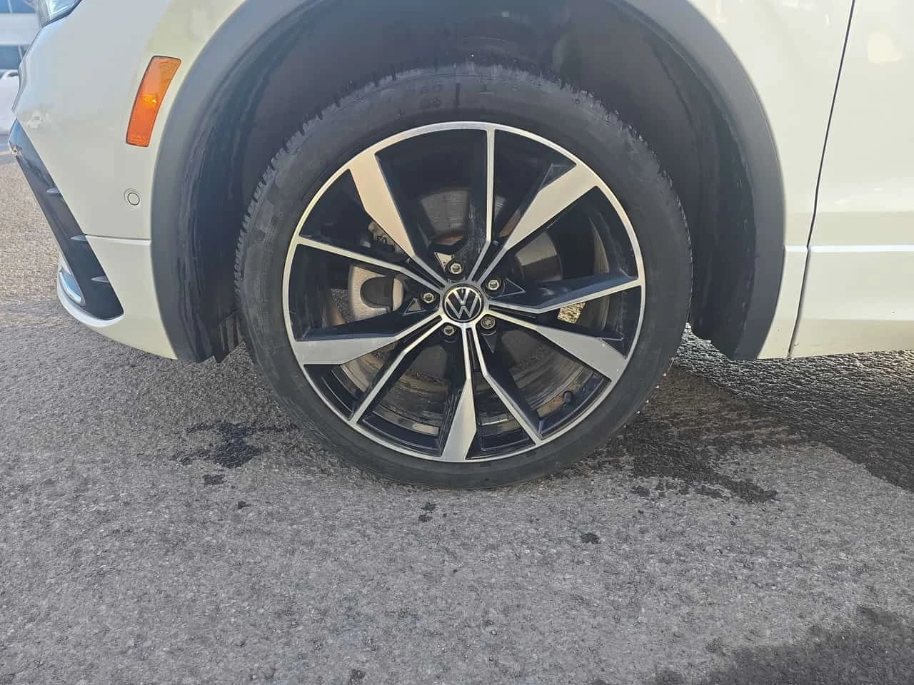 VW Tiguan * Highline R Line * CARFAX * ОБДУХВАНЕ*  - изображение 7