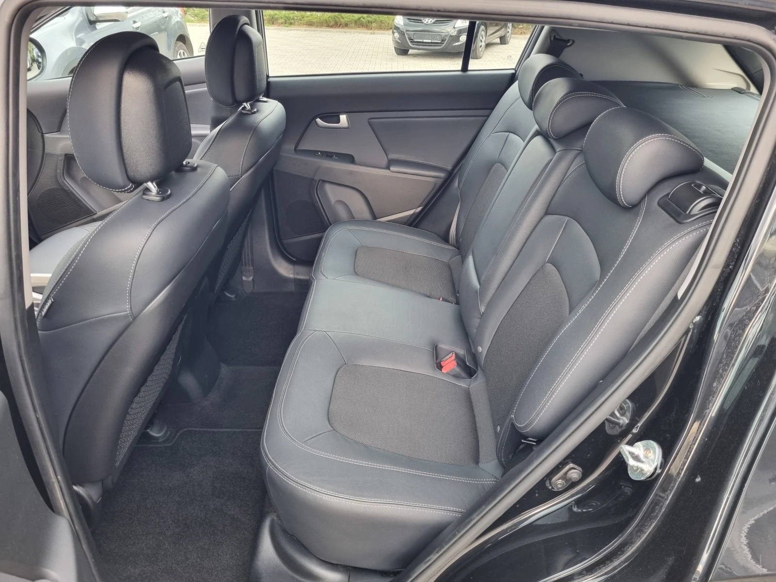 Kia Sportage 1.7CRDi-КАТО НОВА / 132.000км !!!, снимка 10 - Автомобили и джипове - 54042148